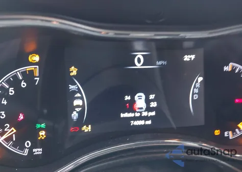 2021 Jeep Grand Cherokee Laredo X 4X4 from USA, damaged, VIN 1C4RJFAG5MC743406